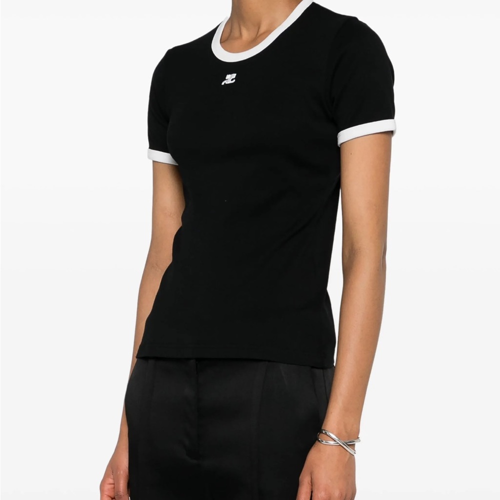 Courrèges logo-patch contrasting-trim T-shirt | Black
